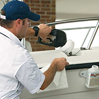 GAS UP. GREEN UP. REFUELING TIPS FOR BOATERS