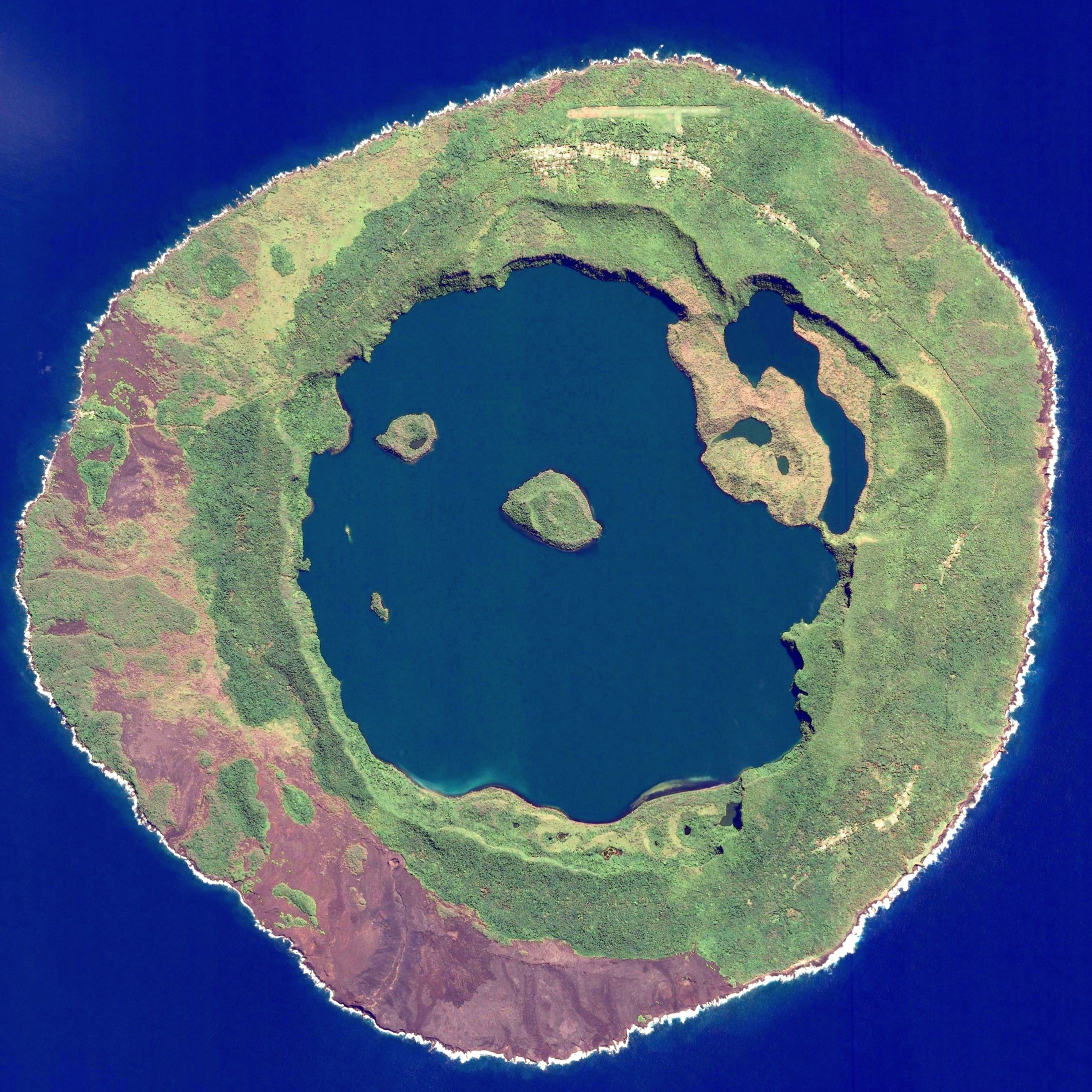 Круг архипелаг. Тофуа Тонга. Остров Ниуафооу. Королевство Тонга остров Тофуа. Вулкан Тофуа Тонга.